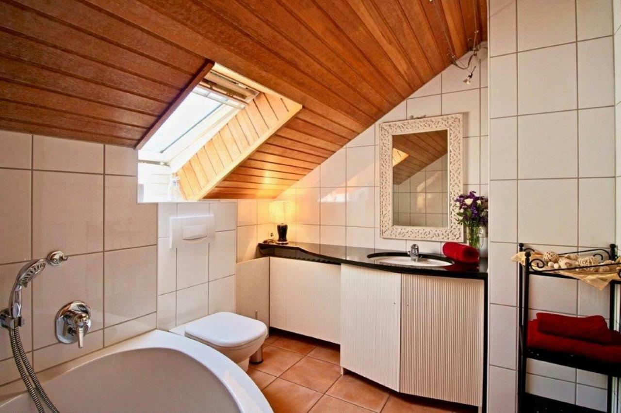 Ferienwohnung Mit Seeblick Und Dachterrasse In Ueberlingen Esterno foto