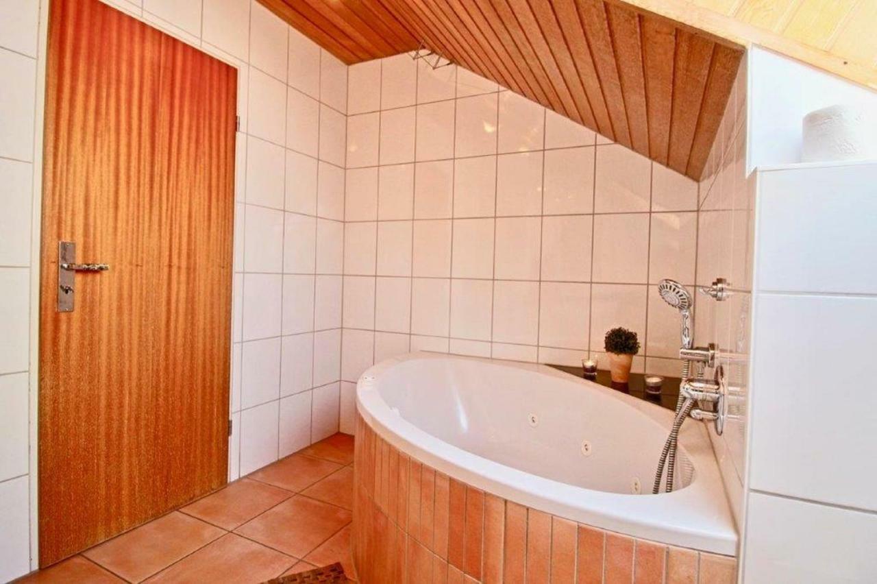 Ferienwohnung Mit Seeblick Und Dachterrasse In Ueberlingen Esterno foto
